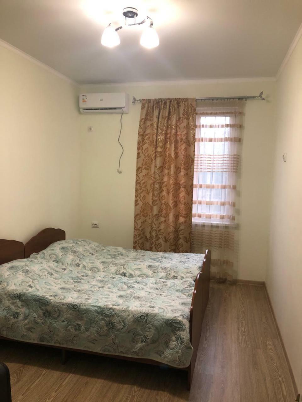 Guest House Nadia Sukhumi Ngoại thất bức ảnh